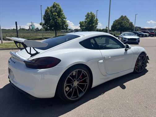 2016 Porsche Cayman GT4
