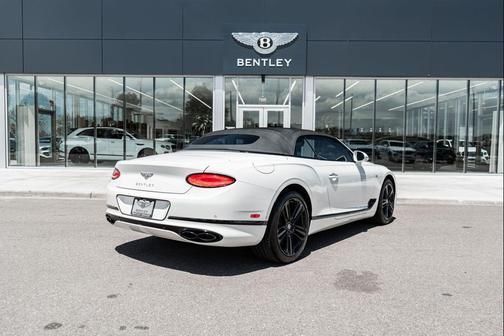 Glacier White 2022 Bentley Continental GT V8