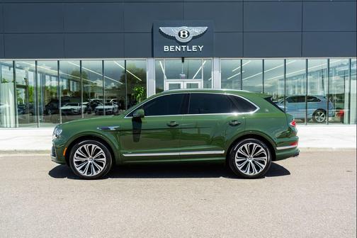 British Racing Green 4 2022 Bentley Bentayga V8
