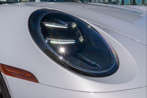 2025 Porsche 911 Carrera