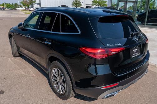 2025 Mercedes-Benz GLC 300 4MATIC