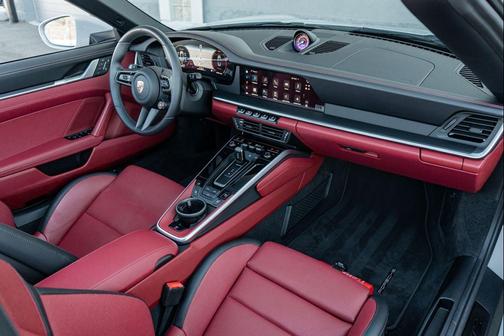 2025 Porsche 911 Carrera GTS