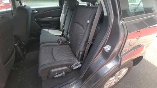 Granite Crystal Clearcoat Metallic 2014 Dodge Journey SE