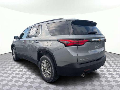 Sterling Gray Metallic 2023 Chevrolet Traverse LT Cloth