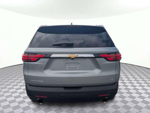 Sterling Gray Metallic 2023 Chevrolet Traverse LT Cloth
