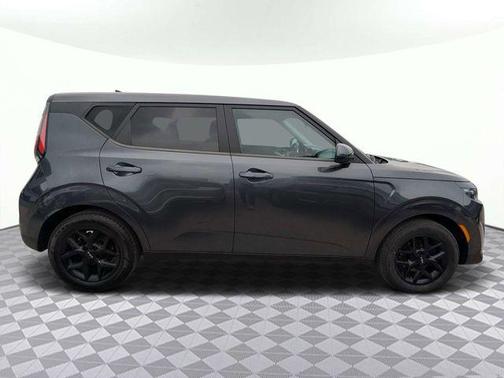 Gravity Gray 2023 Kia Soul LX