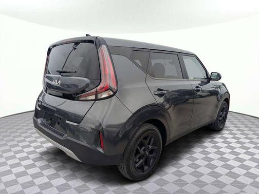 Gravity Gray 2023 Kia Soul LX