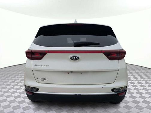 Snow White Pearl 2022 Kia Sportage LX