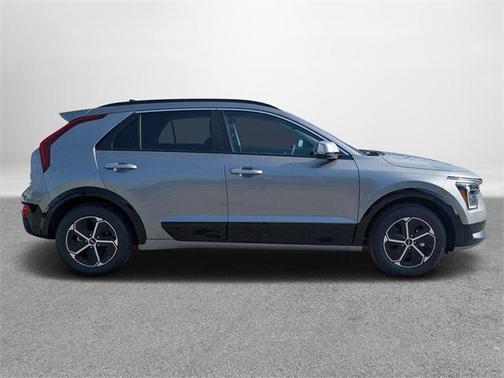2025 Kia Niro SX