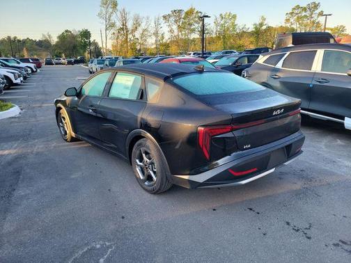 Aurora Black Pearl 2026 Kia K4 LXS