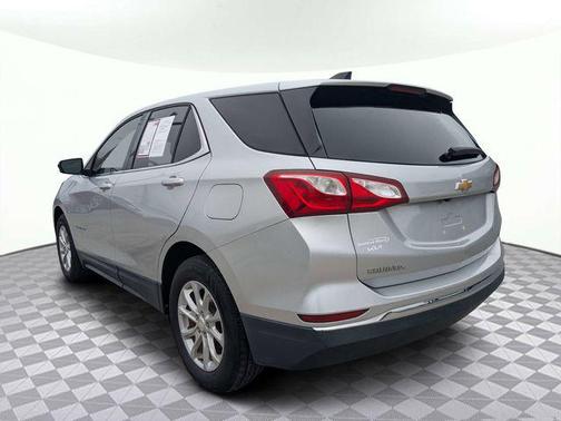 Silver Ice Metallic 2018 Chevrolet Equinox LT