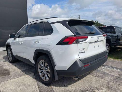 Wind Chill Pearl 2025 Toyota RAV4 XLE Premium