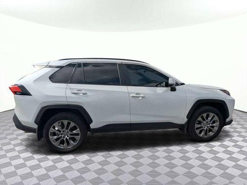 Wind Chill Pearl 2025 Toyota RAV4 XLE Premium