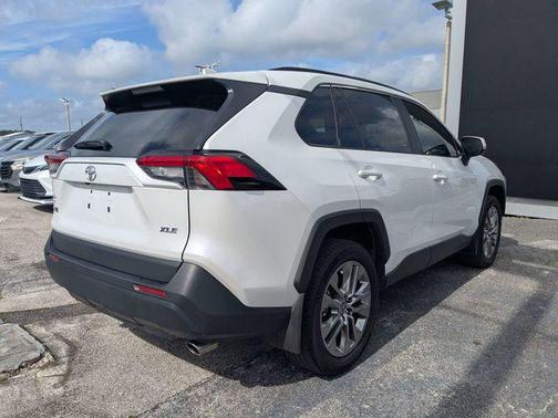 Wind Chill Pearl 2025 Toyota RAV4 XLE Premium
