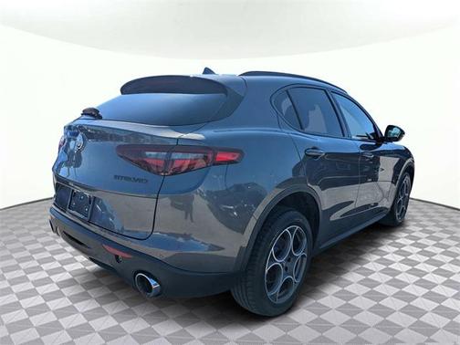 2021 Alfa Romeo Stelvio Base