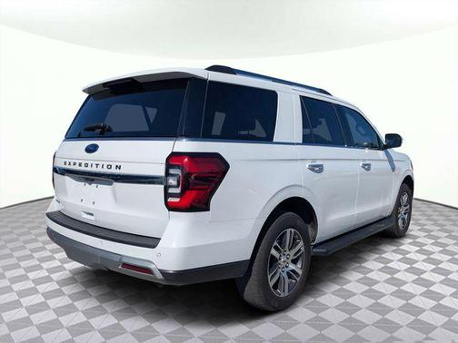 Oxford White 2024 Ford Expedition Limited