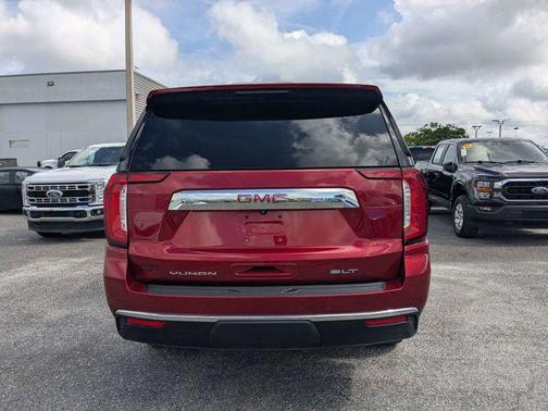 Cayenne Red Tintcoat 2022 GMC Yukon SLT