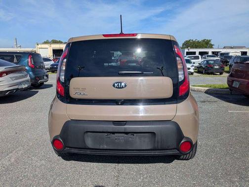 Latte Brown 2016 Kia Soul Base