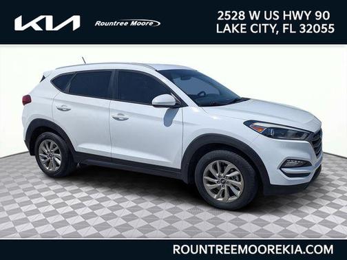 Winter White 2016 Hyundai TUCSON SE
