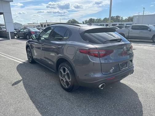 2021 Alfa Romeo Stelvio Base
