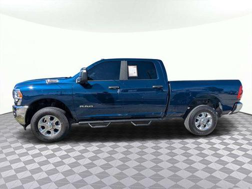 Patriot Blue Pearlcoat 2024 RAM 2500 Big Horn Crew Cab 4x4 6'4' Box