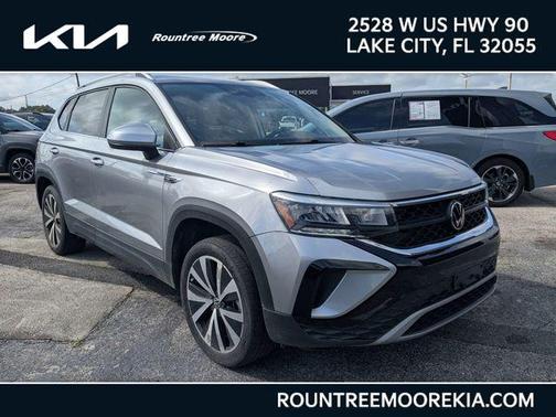 Pyrite Silver Metallic 2024 Volkswagen Taos 1.5T SE