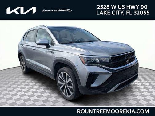 Pyrite Silver Metallic 2024 Volkswagen Taos 1.5T SE