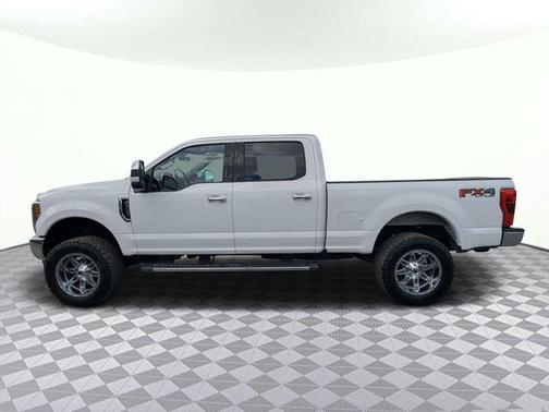 Oxford White 2019 Ford F-250 Lariat