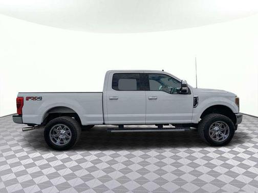 Oxford White 2019 Ford F-250 Lariat