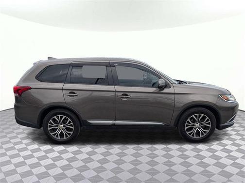 2017 Mitsubishi Outlander SE