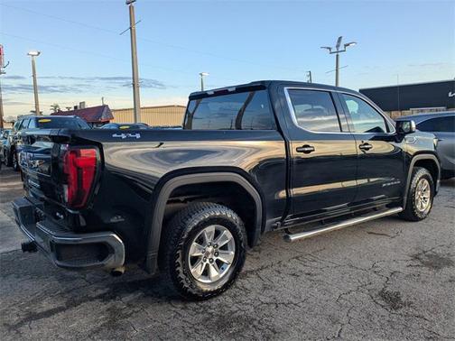 2022 GMC Sierra 1500 SLE