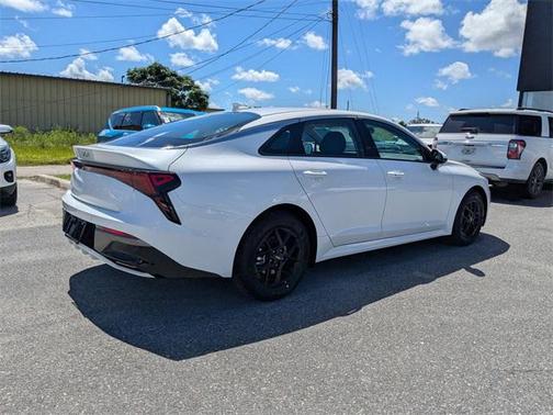 2025 Kia K5 LXS