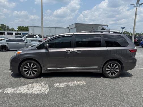 2020 Toyota Sienna XLE Premium