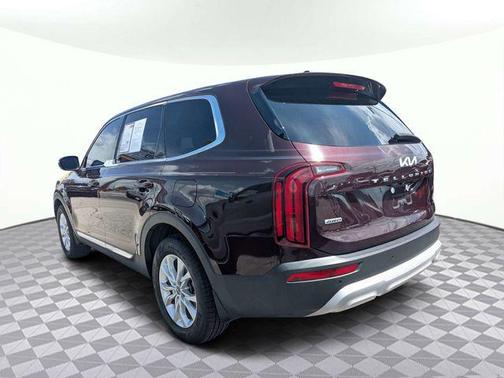 Sangria 2022 Kia Telluride LX