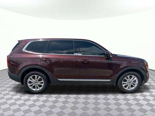 Sangria 2022 Kia Telluride LX