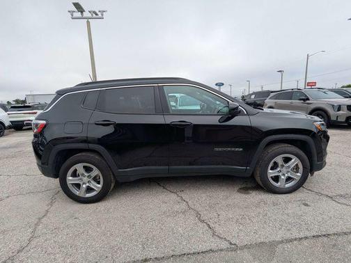 Diamond Black Crystal Pearlcoat 2024 Jeep Compass Latitude