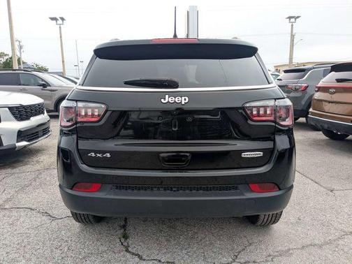 Diamond Black Crystal Pearlcoat 2024 Jeep Compass Latitude