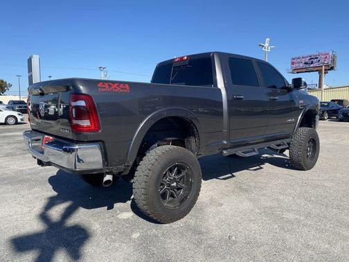 2022 RAM 2500 Laramie Crew Cab 4x4 6'4' Box