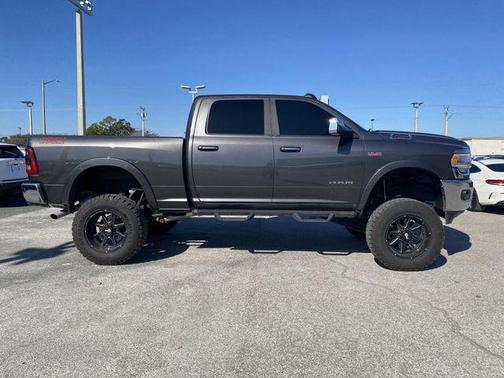 2022 RAM 2500 Laramie Crew Cab 4x4 6'4' Box