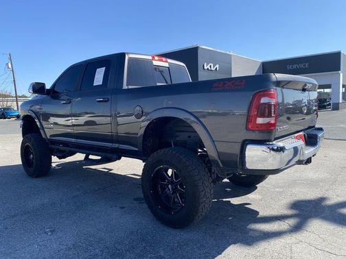 2022 RAM 2500 Laramie Crew Cab 4x4 6'4' Box