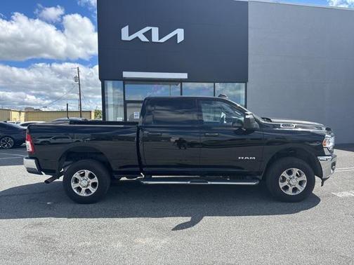 2024 RAM 2500 Big Horn Crew Cab 4x4 6'4' Box