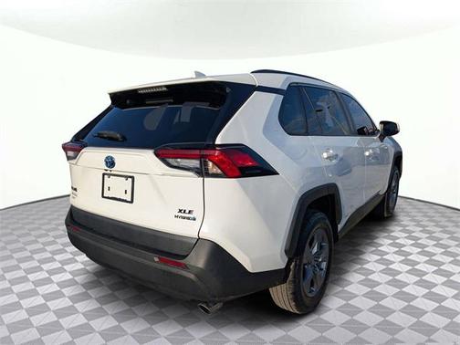2022 Toyota RAV4 Hybrid XLE