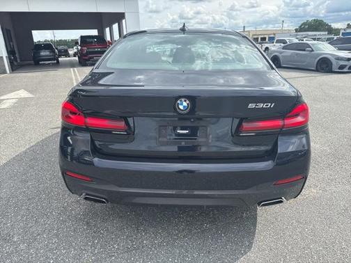 2022 BMW 530 i