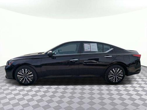 Super Black 2025 Nissan Altima 2.5 SV