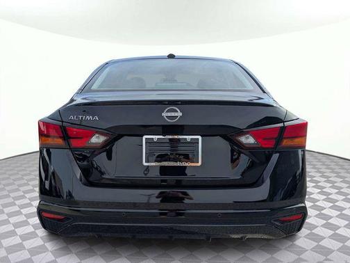 Super Black 2025 Nissan Altima 2.5 SV