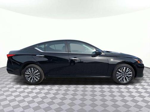 Super Black 2025 Nissan Altima 2.5 SV