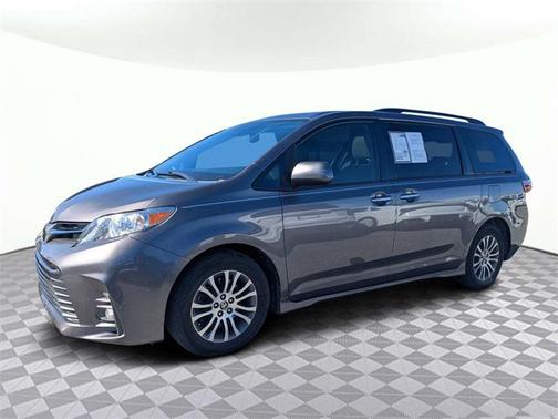 2020 Toyota Sienna XLE Premium