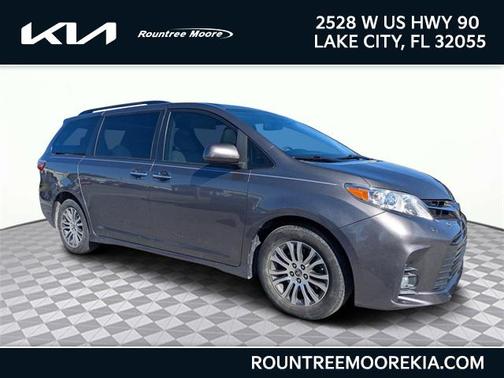 2020 Toyota Sienna XLE Premium