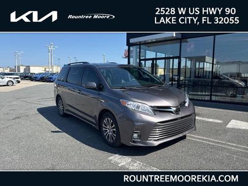 2020 Toyota Sienna XLE Premium
