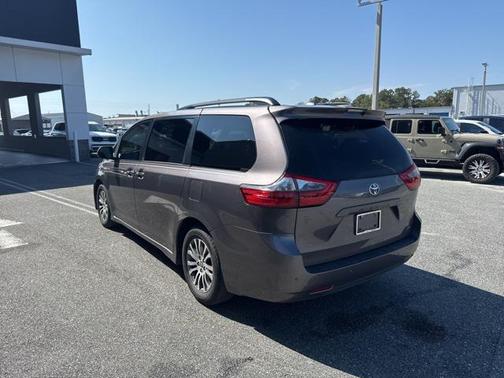 2020 Toyota Sienna XLE Premium